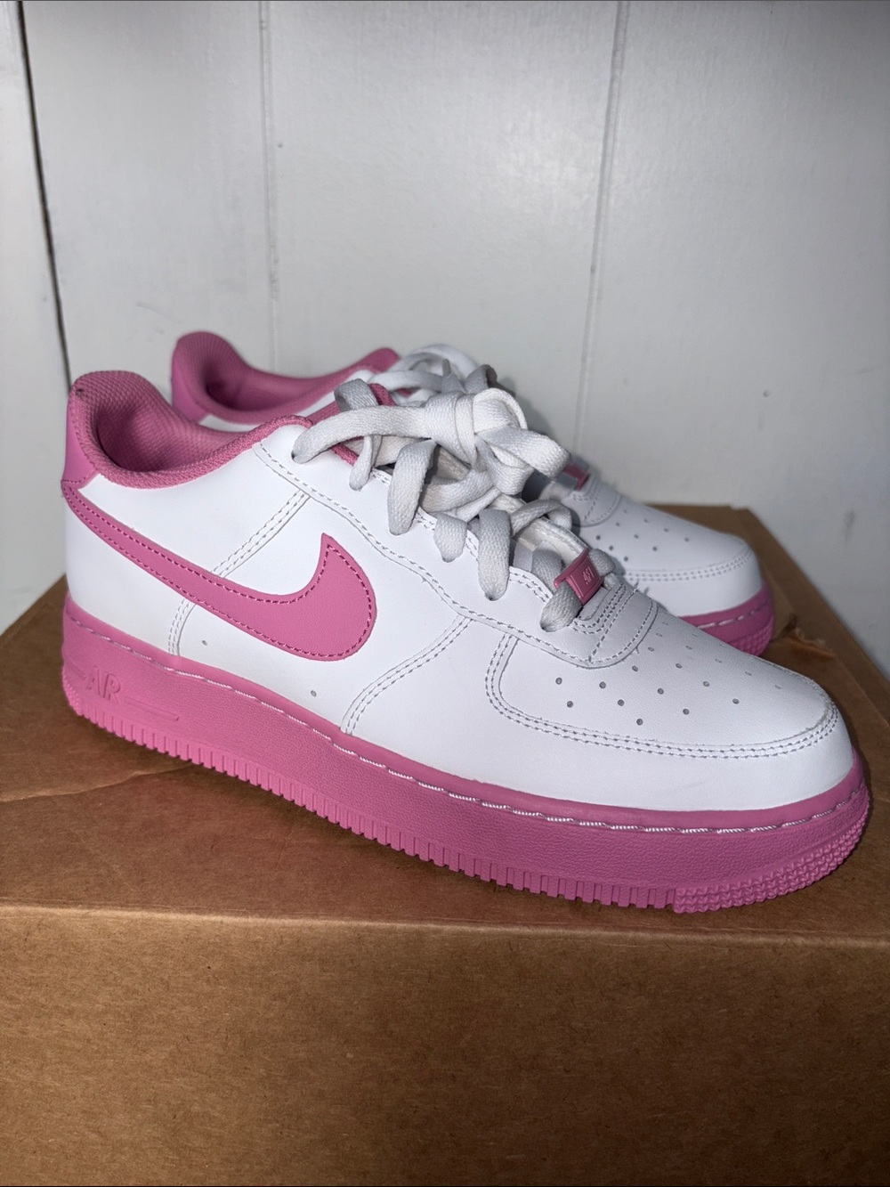 Nike Kids White & Pink air force one size 6.5Y